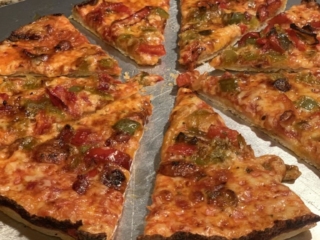 Laced Crust Burnt Edges Pepper Onion Bar Pizza